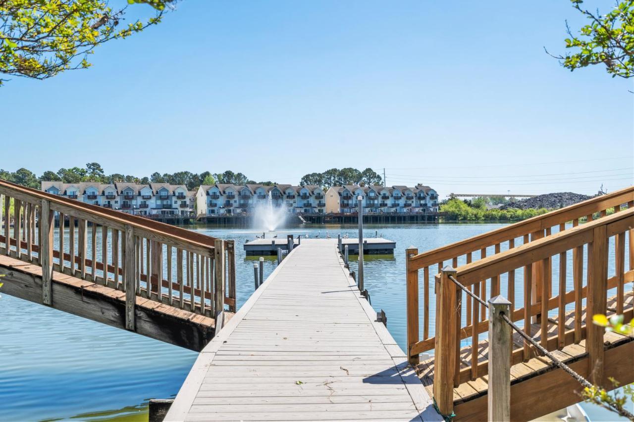 ☆Live On The Water! Lake Palmetto Palm W/ Patio - 10Min To Downtown & Beaches☆ Charleston Exterior foto